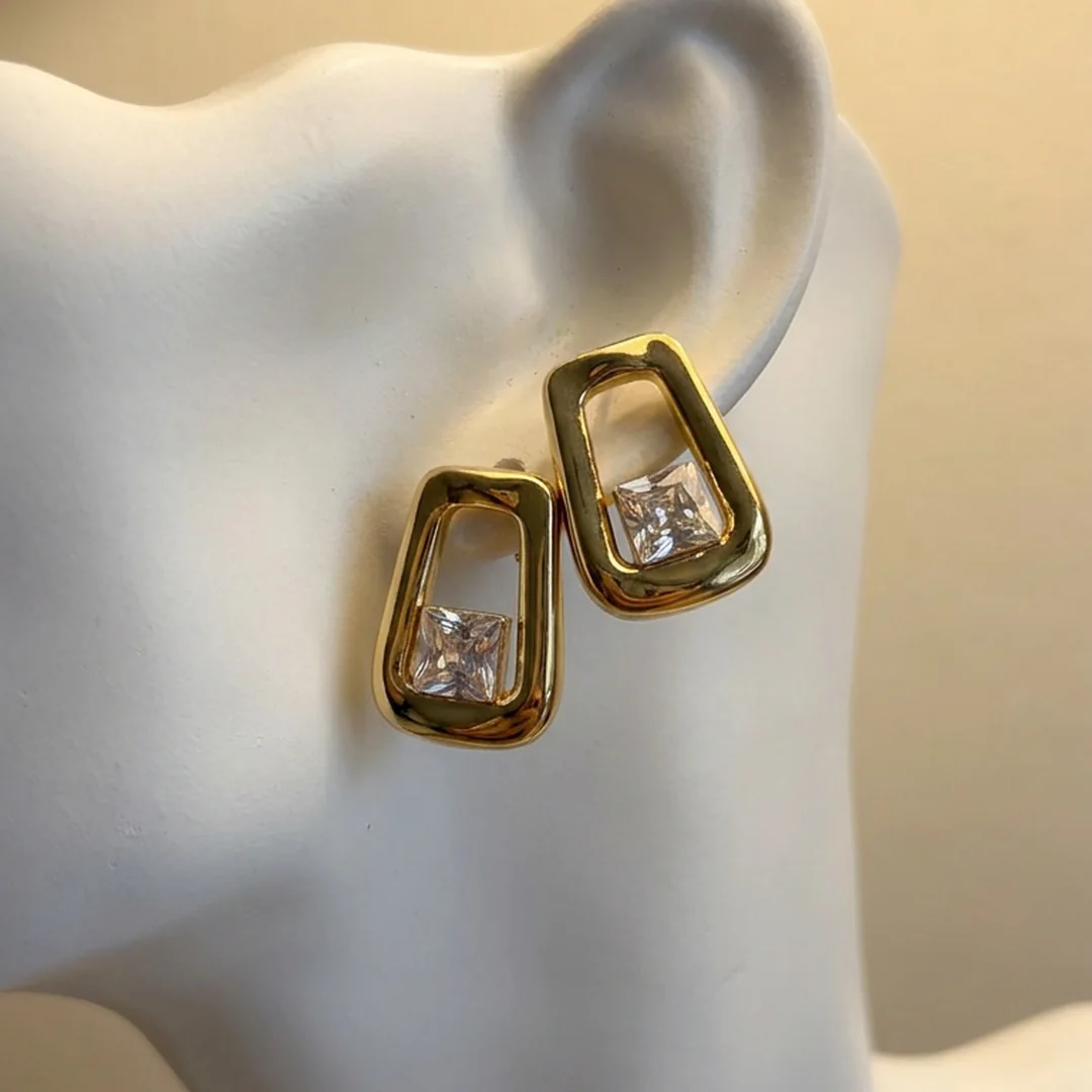 Cube Stud Küpe